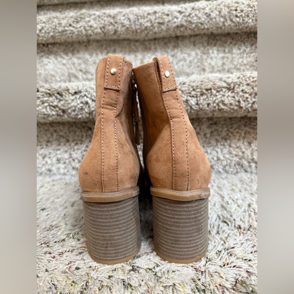 DR SCHOLL's Ride Away Camel Suede Chelsea Boots Square Toe Block Heel Size 7.0 M - Picture 7 of 15